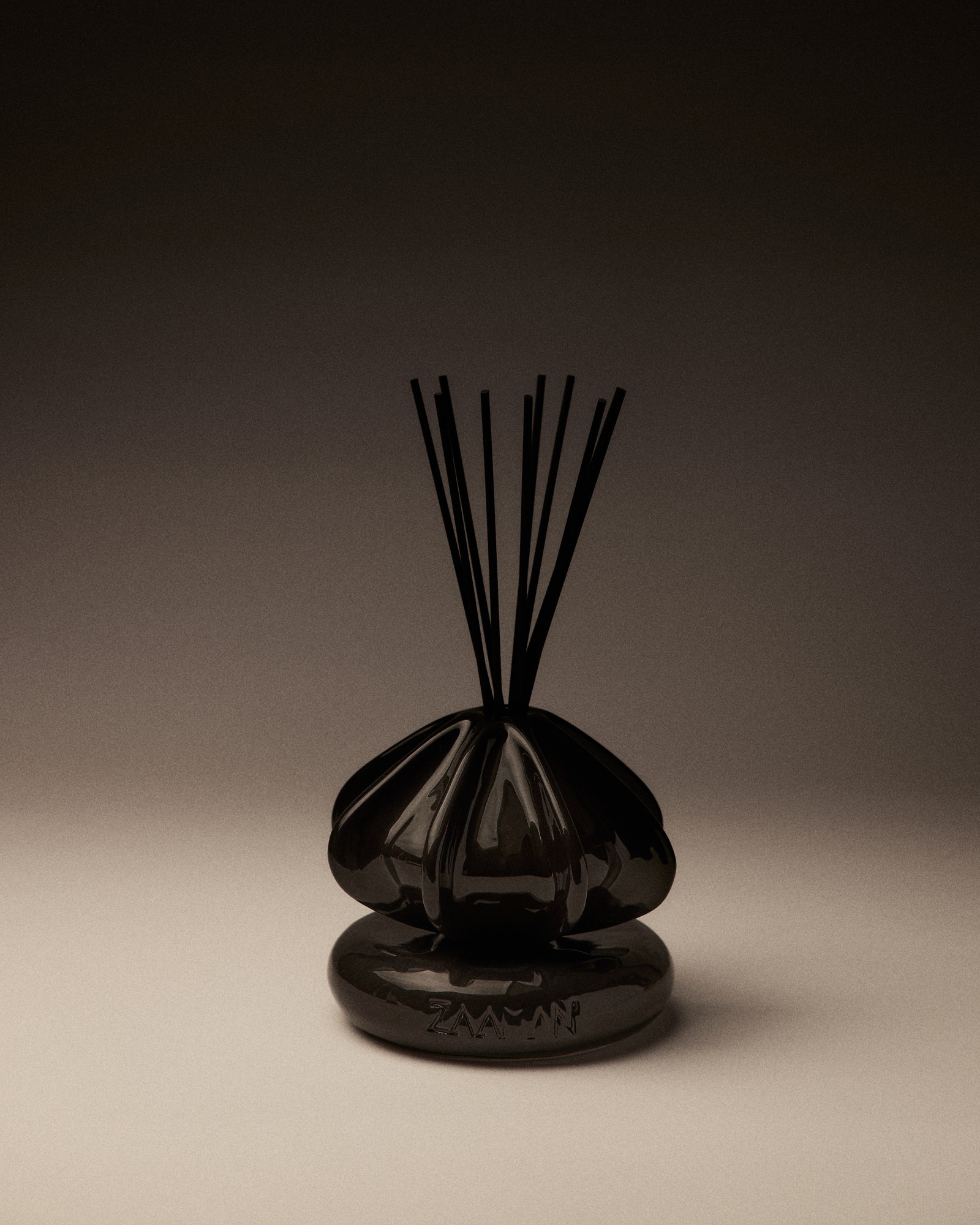 Zaaman Tourniquet ceramic vessel, black glossy finish
